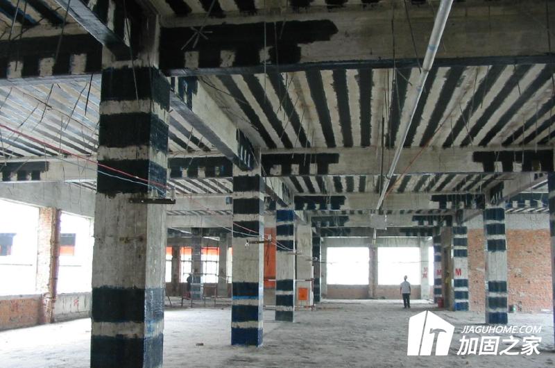 碳纖維加固對癥施工，工程質(zhì)量更優(yōu)勝