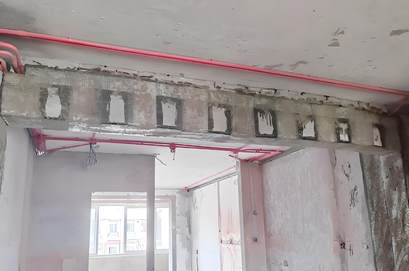 自建房承重墻開洞(如新增門窗、過(guò)道)，怎么加固才安全?